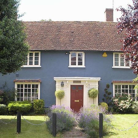 Bonningtons Stansted Self Catering Hotel Stansted Mountfitchet Exterior photo