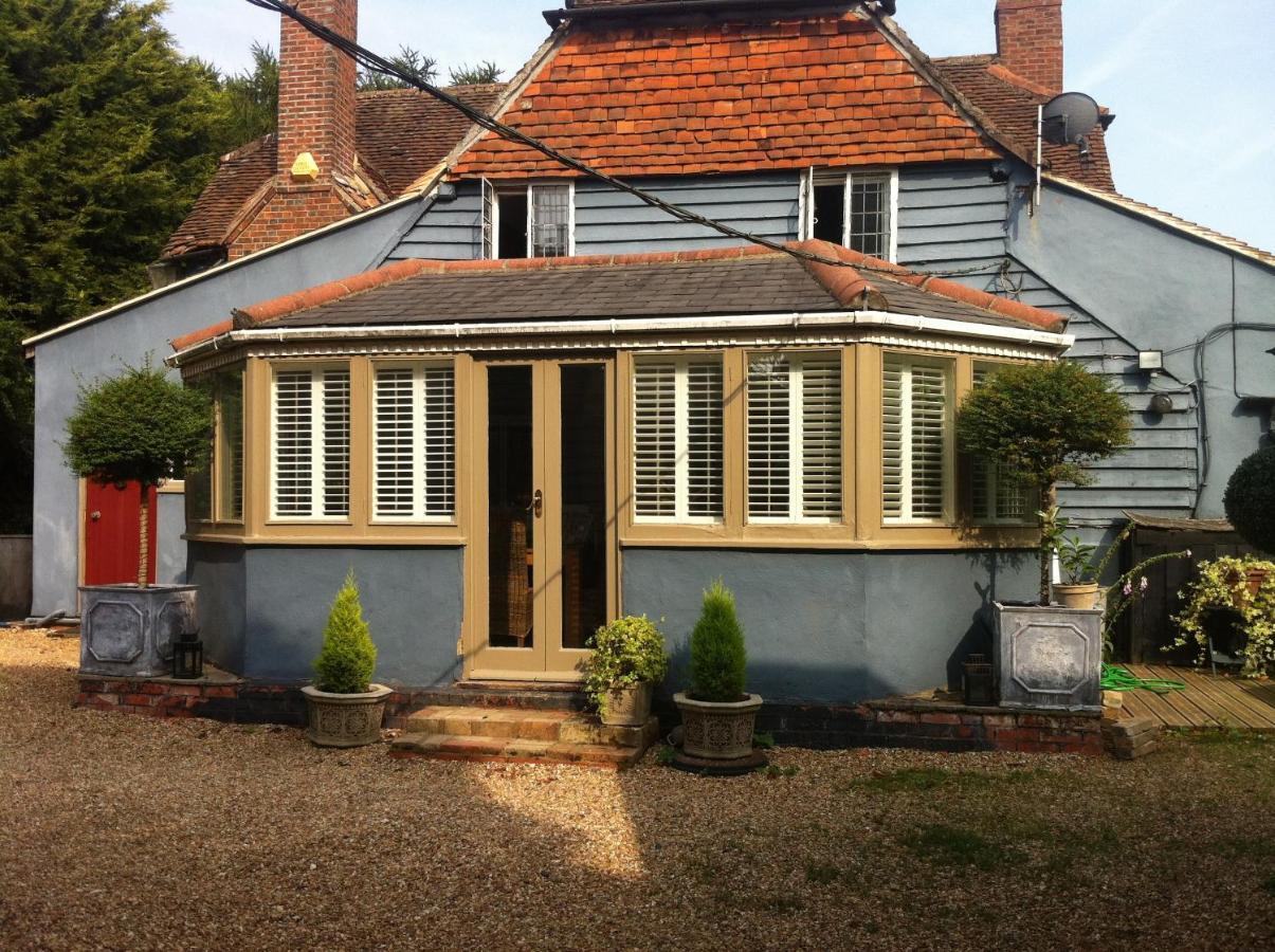 Bonningtons Stansted Self Catering Hotel Stansted Mountfitchet Room photo